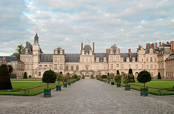 Image Château de Fontainebleau Sur les traces de Molière classe de découverte Côté Découvertes