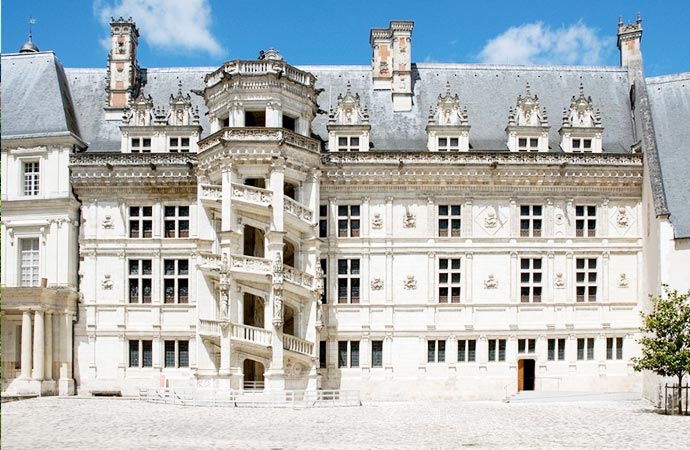 Image chateau de Blois Loir-et-Cher cinéma classe de découverte Côté Découvertes