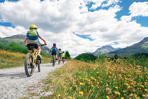 Image enfant-activité-vtt Classe de découverte Côté Découvertes