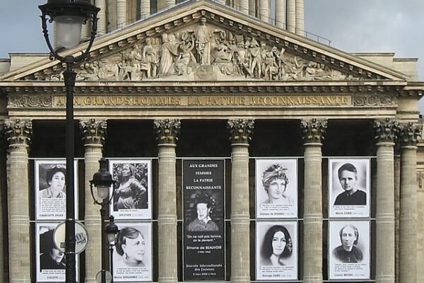 Image Panthéon femme Classe de découvertes Côté Découvertes