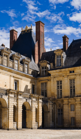 vue extérieure du château de fontainebleau histoire