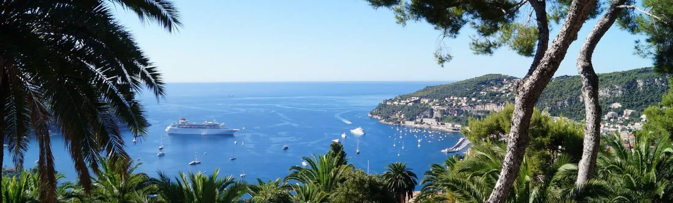 vue de la mer côté méditerranéenne depuis terres