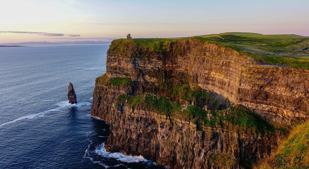 Falaises de Moher en Irlande mer