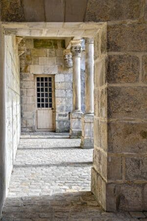 porte entrée château histoire arches