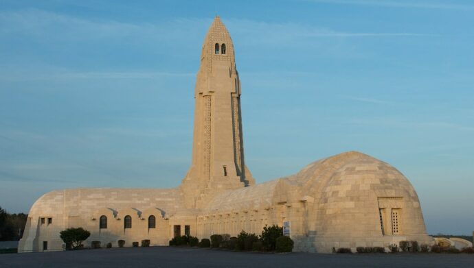 Ossuaire de Douaumont à Verdun patrimoine